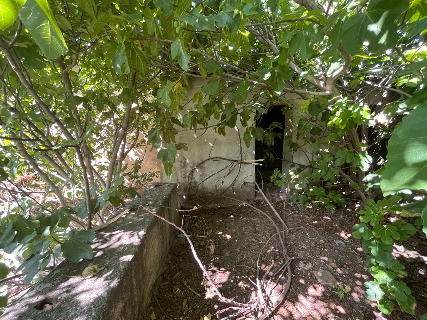 Villa à Apt de 153m² avec garage et terrain arboré, idéale pour famille 