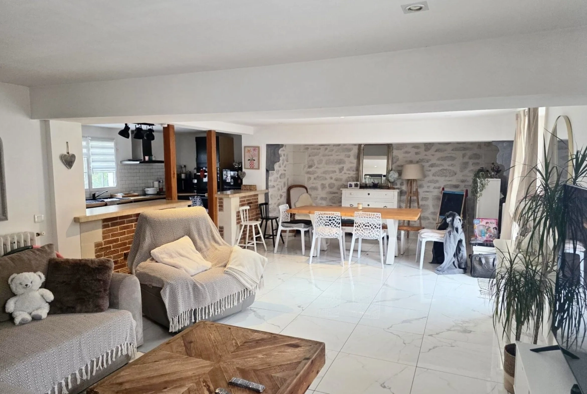 Maison individuelle rénovée de 102 m² avec 3 chambres, proche Fécamp et Goderville 