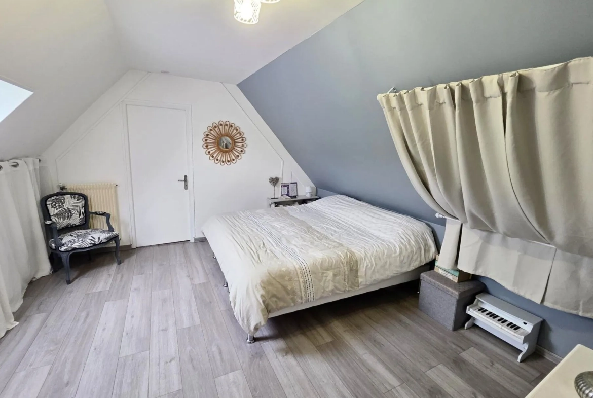 Maison individuelle rénovée de 102 m² avec 3 chambres, proche Fécamp et Goderville 