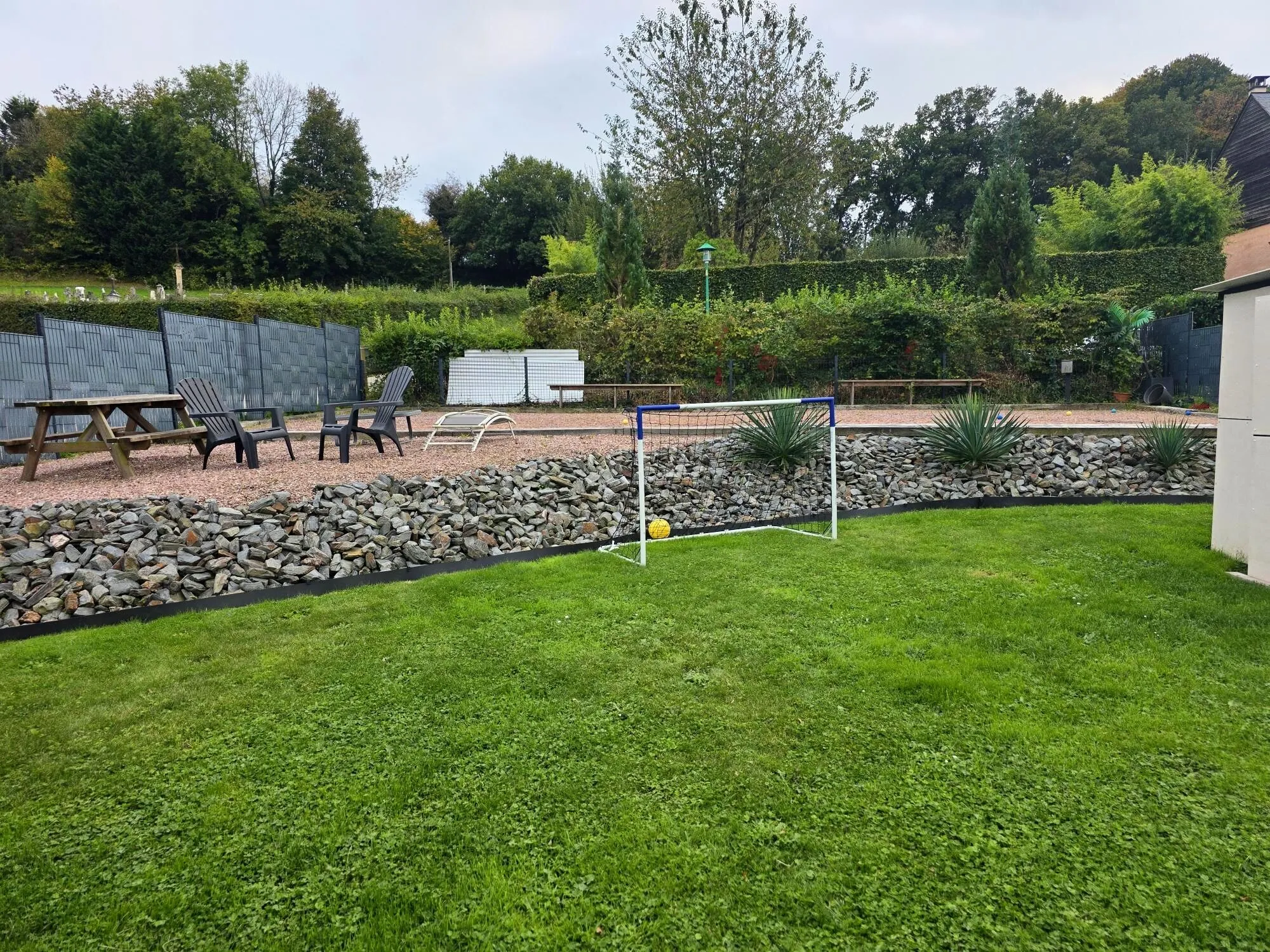 Maison individuelle rénovée de 102 m² avec 3 chambres, proche Fécamp et Goderville 
