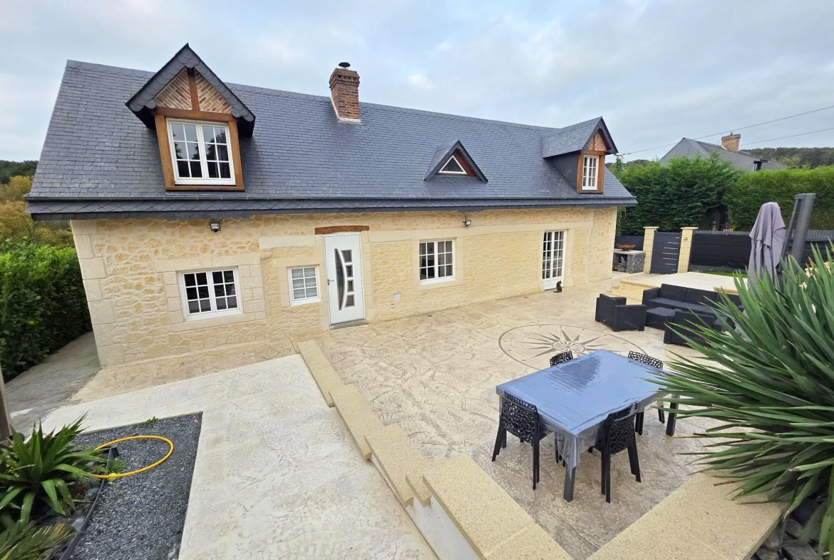 Maison individuelle rénovée de 102 m² avec 3 chambres, proche Fécamp et Goderville 