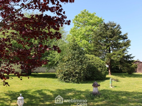 Terrain constructible de 1200 m² à Saint-Hilaire-la-Forêt, proche de l'océan