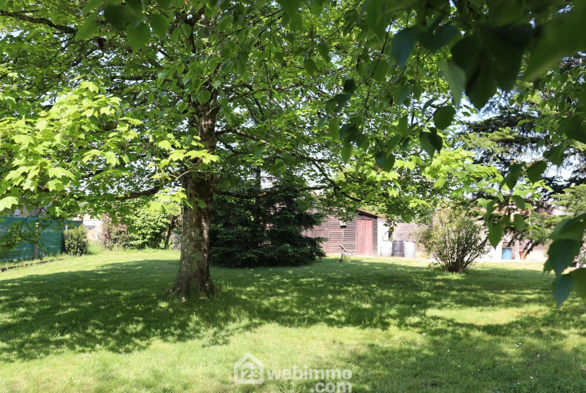 Terrain constructible de 1200 m² à Saint-Hilaire-la-Forêt, proche de l'océan 