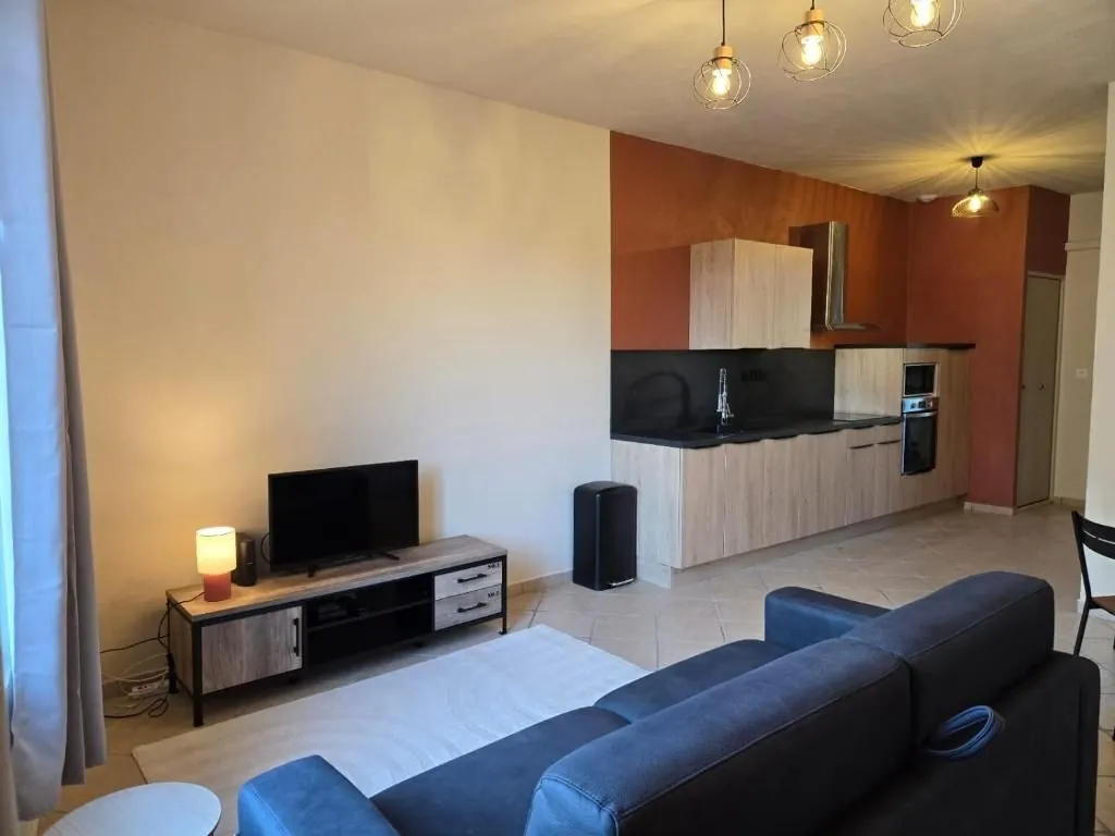A Vendre : T2 lumineux avec terrasse à Avignon Saint Ruf 