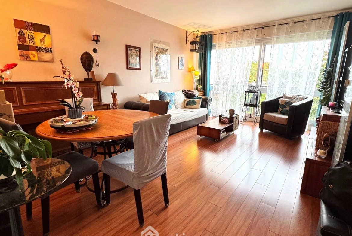 Appartement de 85 m² à Ris-Orangis dans le Domaine de l'Aunette avec loggia et stationnement 