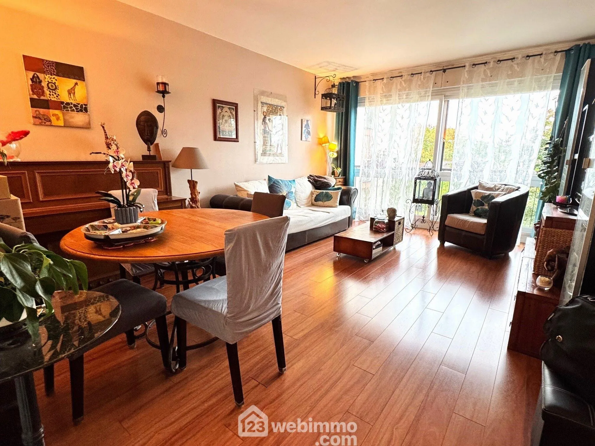 Appartement de 85 m² à Ris-Orangis dans le Domaine de l'Aunette avec loggia et stationnement 