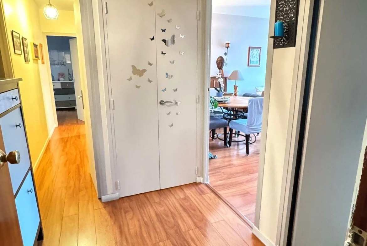 Appartement de 85 m² à Ris-Orangis dans le Domaine de l'Aunette avec loggia et stationnement 