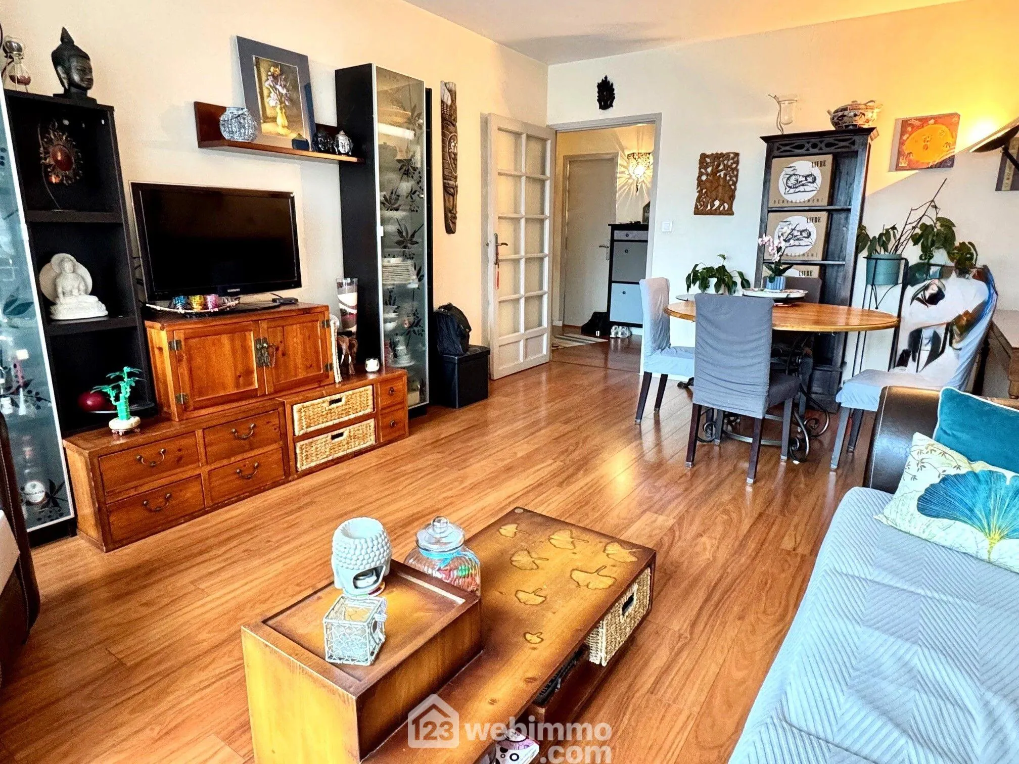 Appartement de 85 m² à Ris-Orangis dans le Domaine de l'Aunette avec loggia et stationnement 