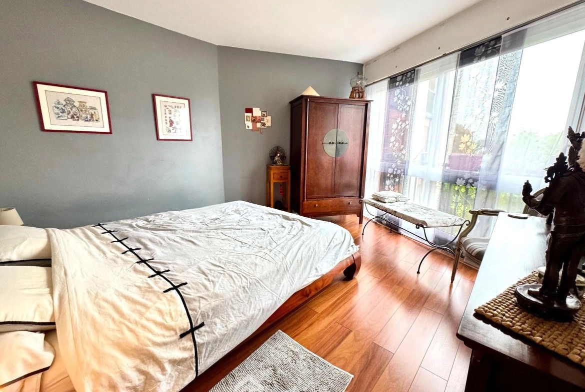 Appartement de 85 m² à Ris-Orangis dans le Domaine de l'Aunette avec loggia et stationnement 