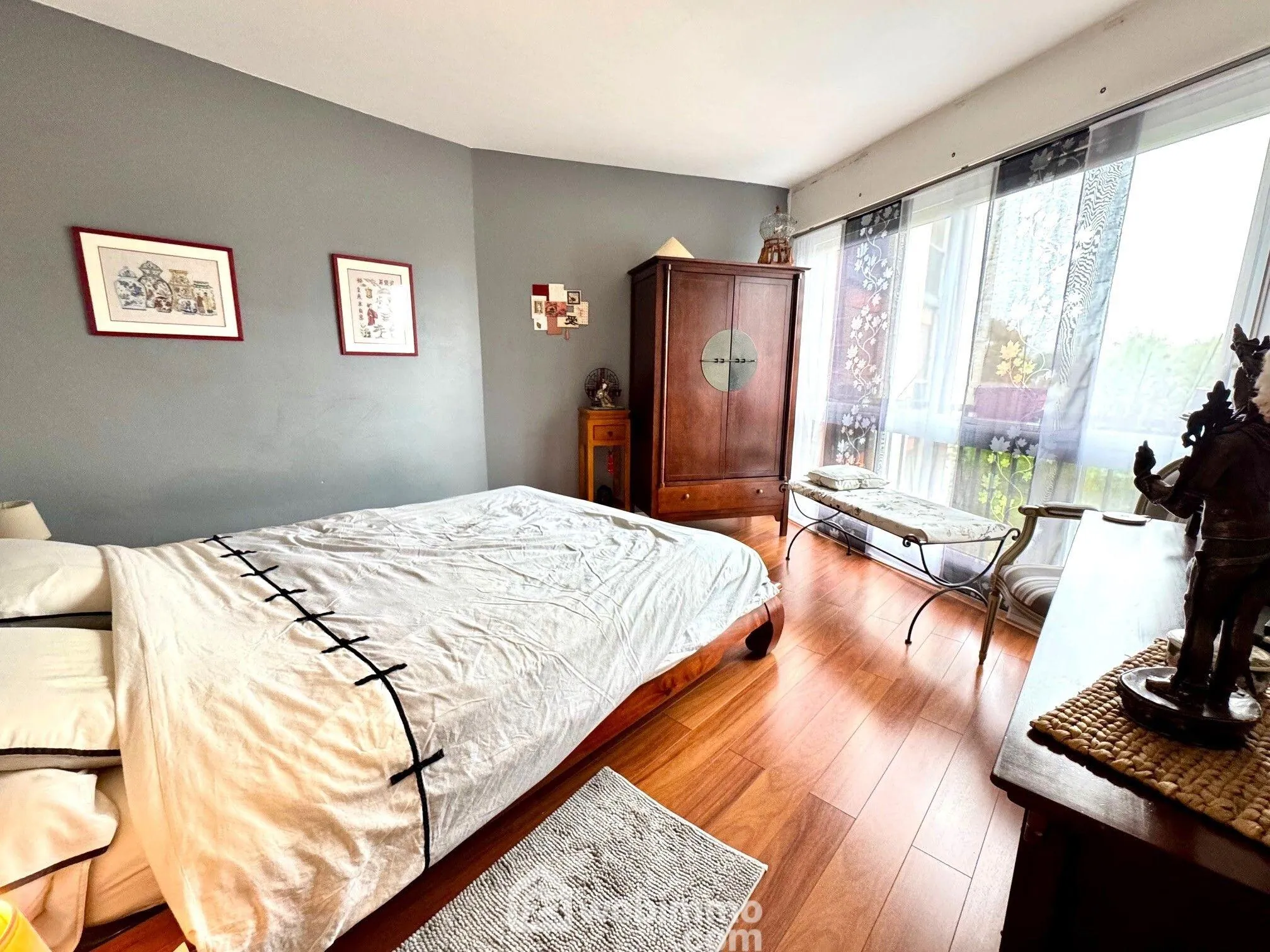 Appartement de 85 m² à Ris-Orangis dans le Domaine de l'Aunette avec loggia et stationnement 