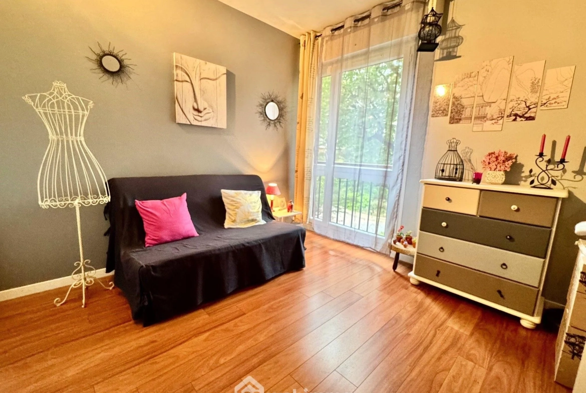 Appartement de 85 m² à Ris-Orangis dans le Domaine de l'Aunette avec loggia et stationnement 