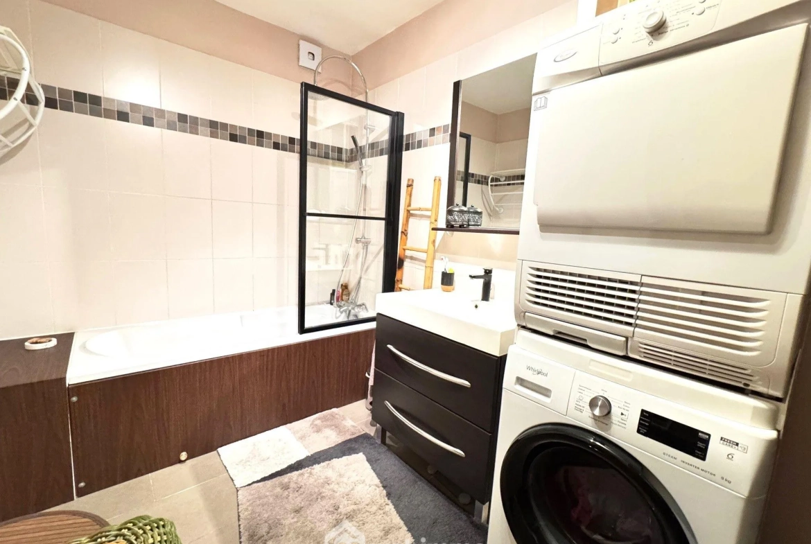 Appartement de 85 m² à Ris-Orangis dans le Domaine de l'Aunette avec loggia et stationnement 