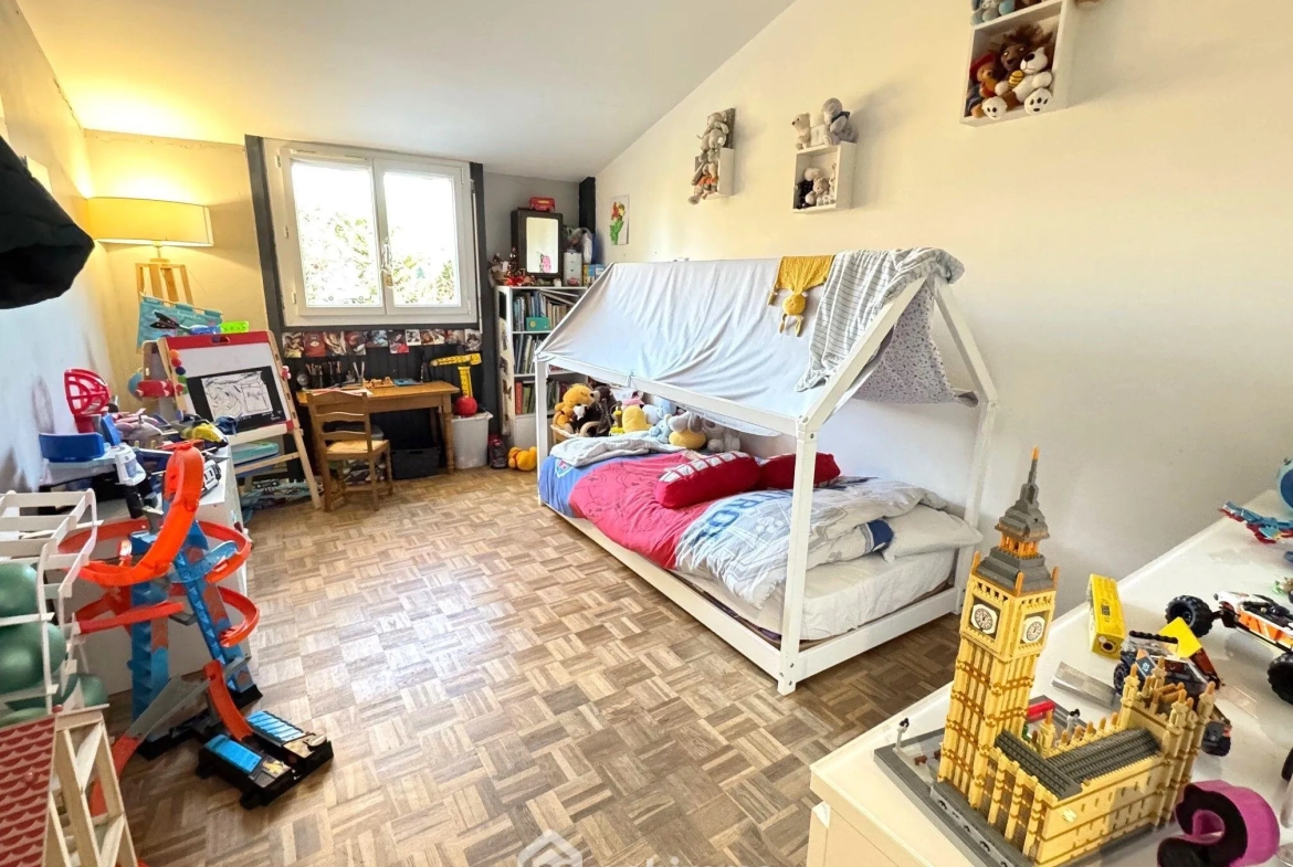 Maison familiale de 110 m² à Bondoufle, proche écoles et transports 