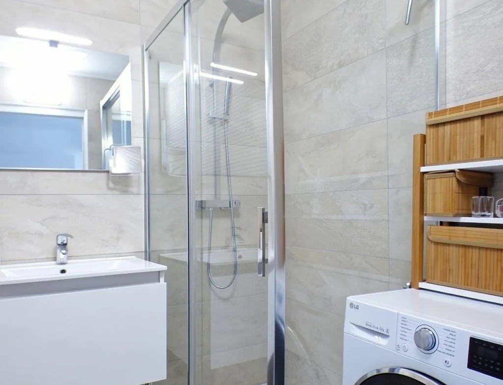 Appartement rénové de 36m² avec terrasse et parking à Sainte-Maxime 