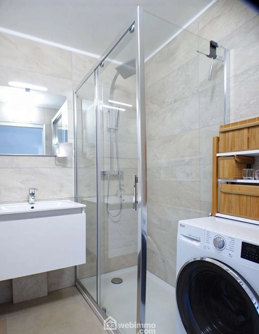 Appartement rénové de 36m² avec terrasse et parking à Sainte-Maxime 
