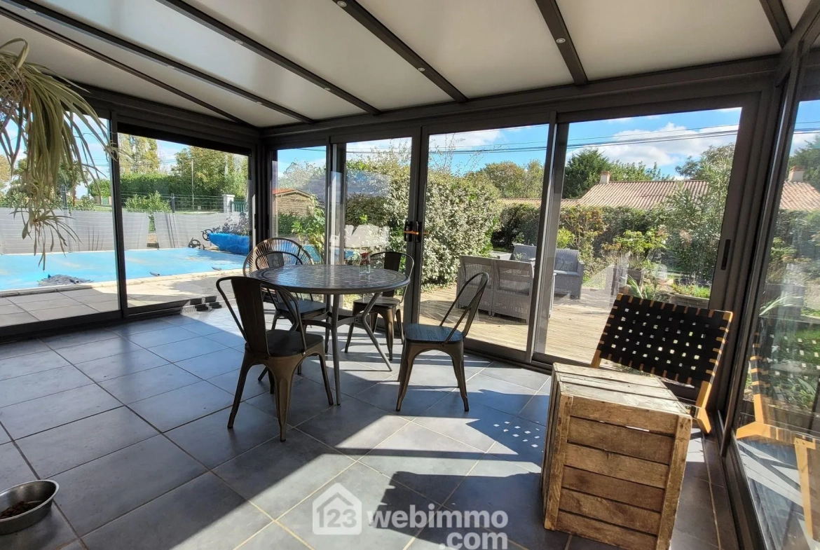 Maison avec piscine à La Jonchère de 123m², terrain 800m², à vendre 
