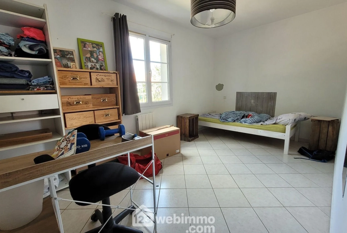 Maison avec piscine à La Jonchère de 123m², terrain 800m², à vendre 