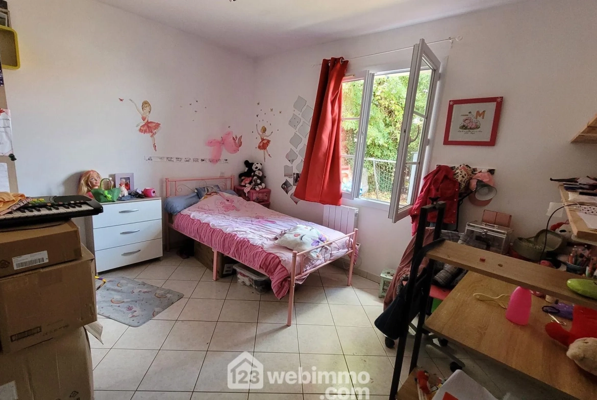 Maison avec piscine à La Jonchère de 123m², terrain 800m², à vendre 