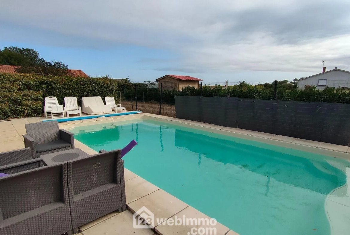 Maison avec piscine à La Jonchère de 123m², terrain 800m², à vendre 