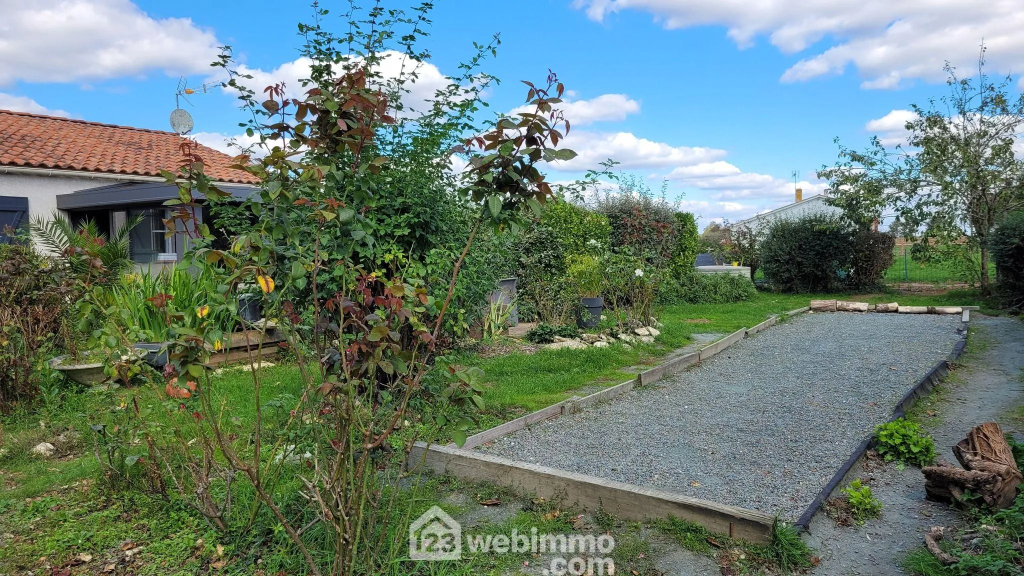 Maison avec piscine à La Jonchère de 123m², terrain 800m², à vendre 