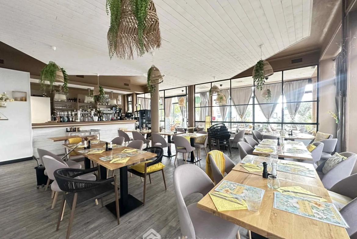 Fonds de commerce restaurant à Laon 114 m² with terrasse et clientèle fidèle 