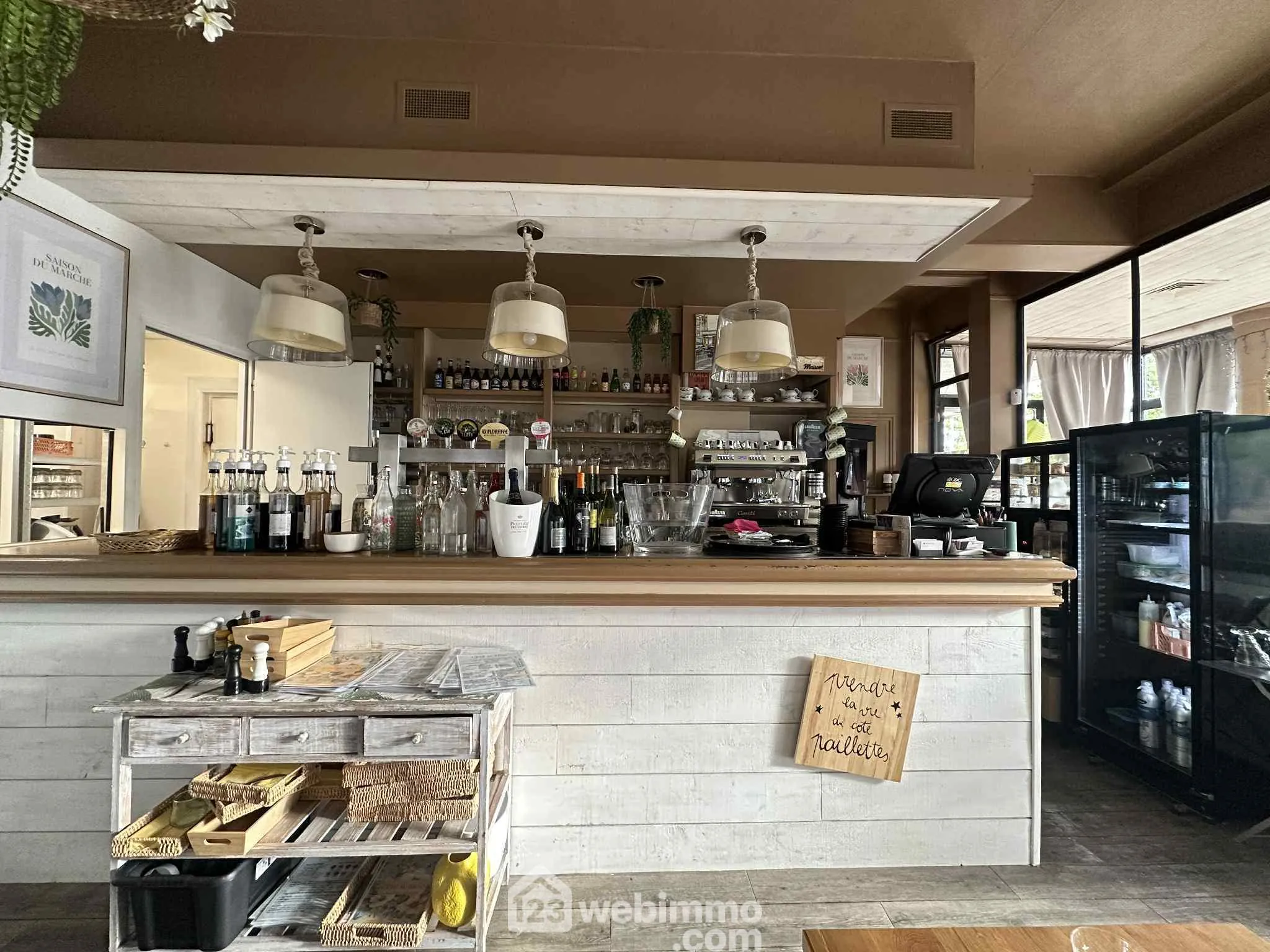 Fonds de commerce restaurant à Laon 114 m² with terrasse et clientèle fidèle 
