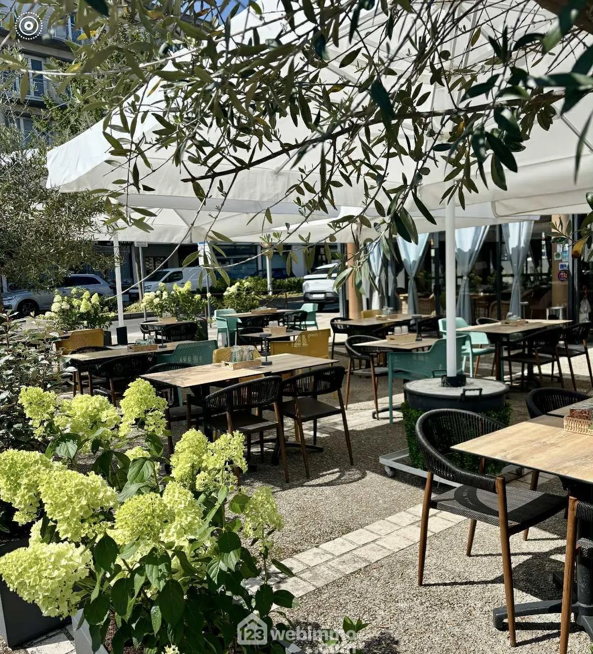 Fonds de commerce restaurant à Laon 114 m² with terrasse et clientèle fidèle 