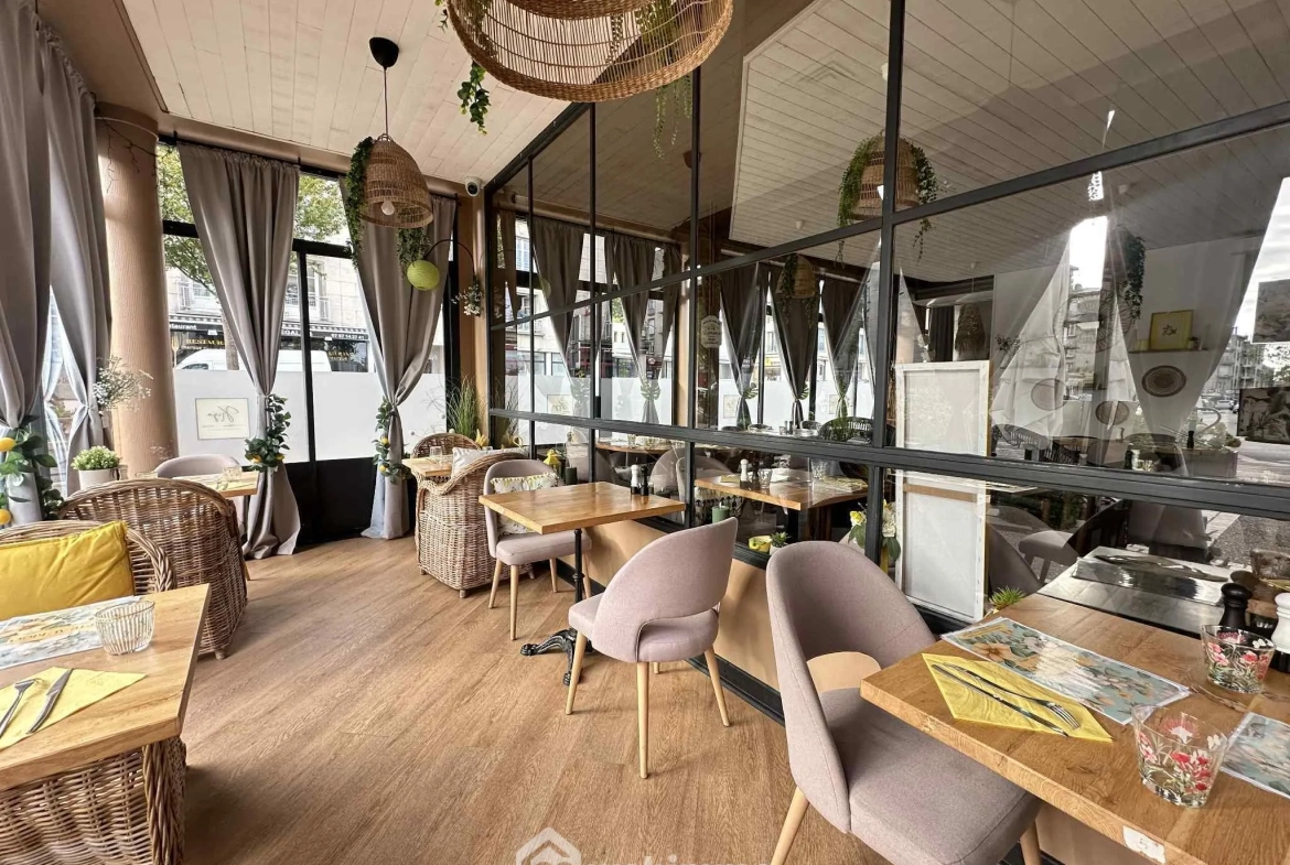 Fonds de commerce restaurant à Laon 114 m² with terrasse et clientèle fidèle 