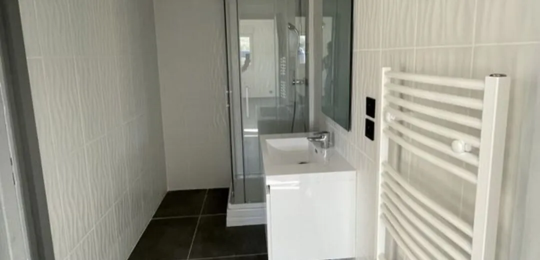 Maison neuve 74 m² à vendre à Colombe, idéale pour famille, faible consommation énergétique 