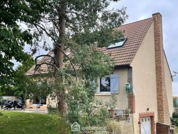 Maison 129 m² à Noyon avec sous-sol, garage et terrain clos