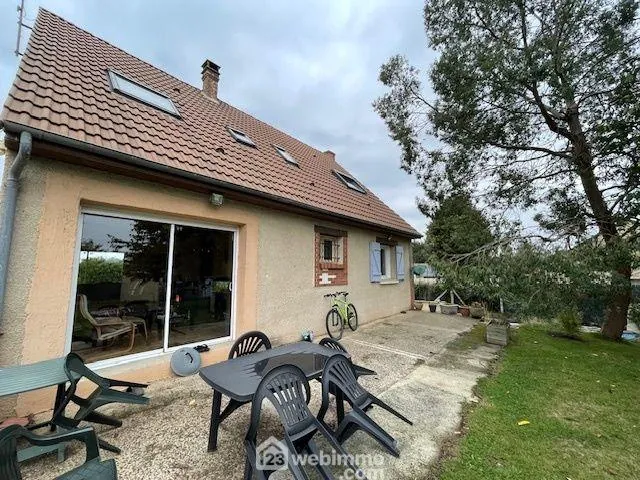 Maison 129 m² à Noyon avec sous-sol, garage et terrain clos 