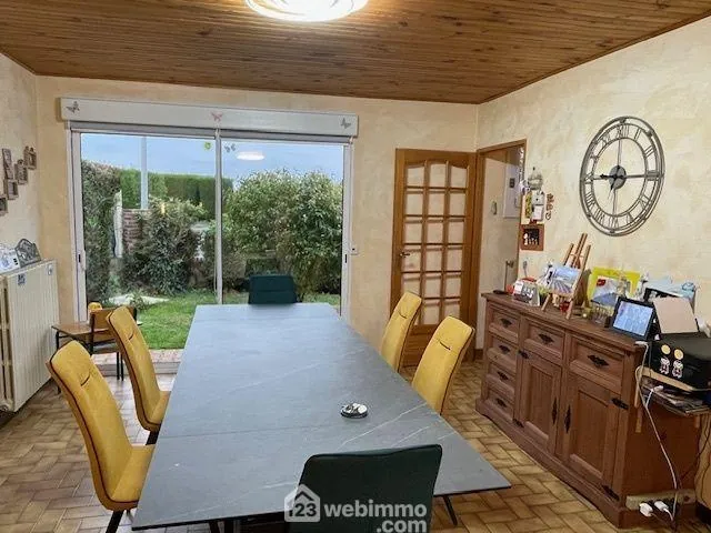Maison 129 m² à Noyon avec sous-sol, garage et terrain clos 