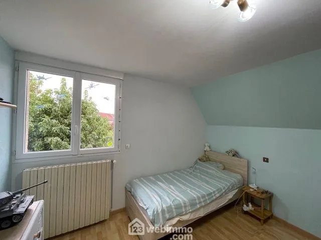 Maison 129 m² à Noyon avec sous-sol, garage et terrain clos 