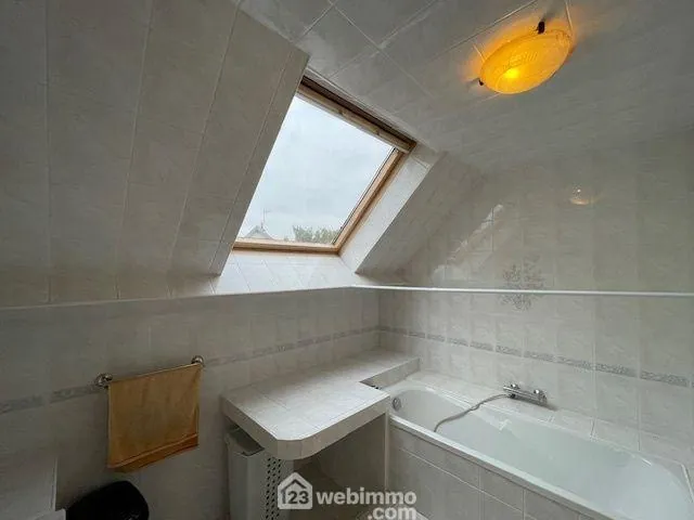 Maison 129 m² à Noyon avec sous-sol, garage et terrain clos 