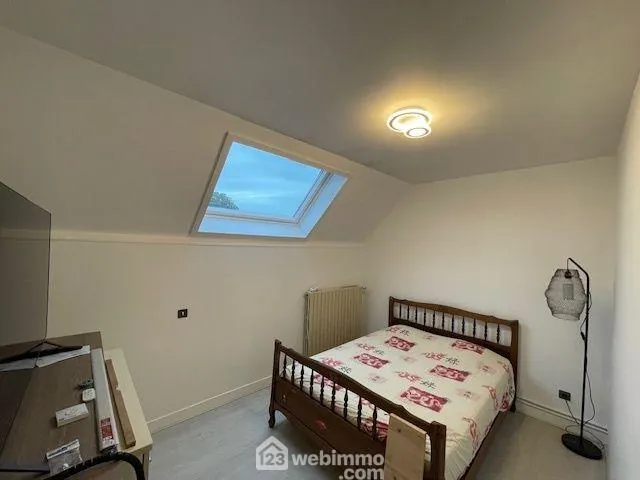 Maison 129 m² à Noyon avec sous-sol, garage et terrain clos 