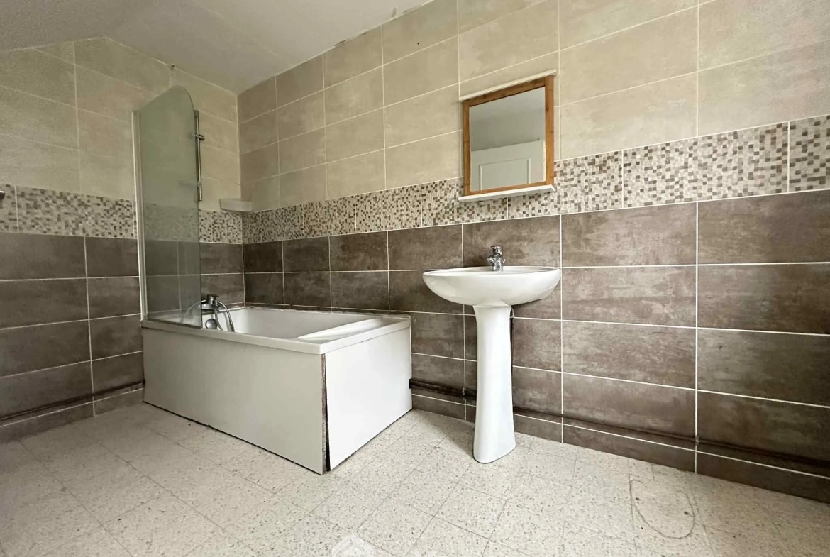 Charmante maison de ville de 85 m² avec garage et jardin à Sissonne 