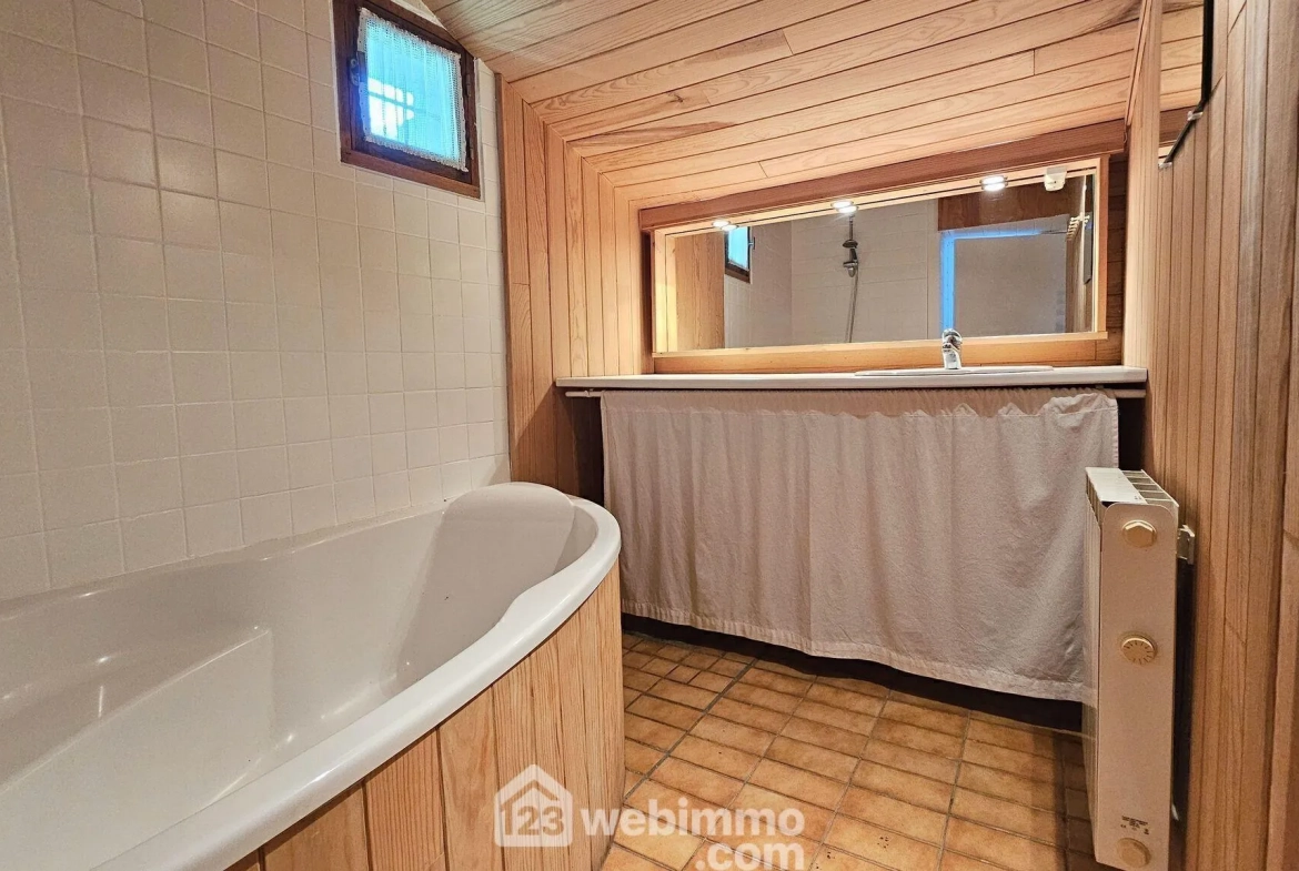 Charmante maison en pierre de 77 m² à Dannemois avec terrasse arborée 