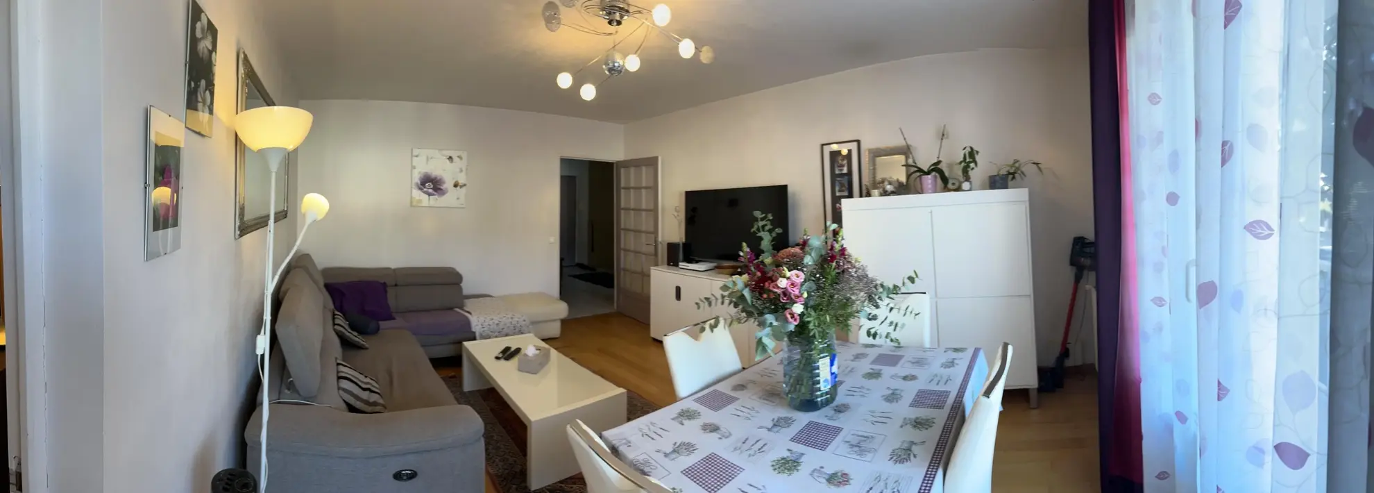 Appartement lumineux de 5 pièces à Magny-les-Hameaux avec balcon et vue sur espaces verts 