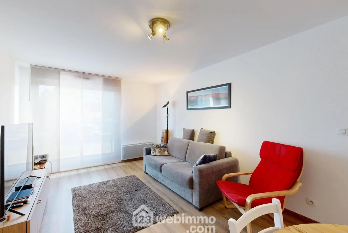 À vendre appartement 3 pièces de 65 m² à Compiègne, résidence sécurisée avec parking 