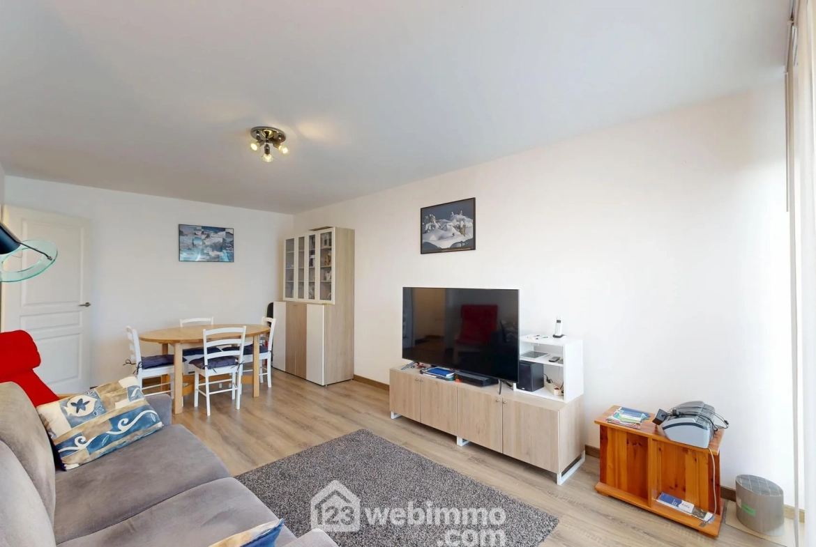À vendre appartement 3 pièces de 65 m² à Compiègne, résidence sécurisée avec parking 