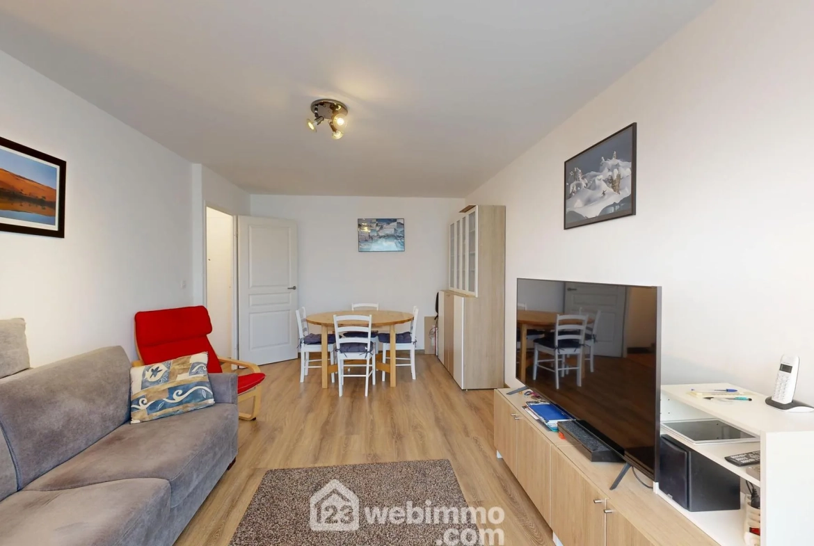 À vendre appartement 3 pièces de 65 m² à Compiègne, résidence sécurisée avec parking 