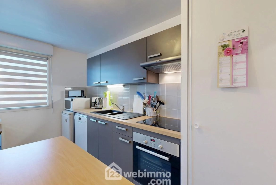À vendre appartement 3 pièces de 65 m² à Compiègne, résidence sécurisée avec parking 