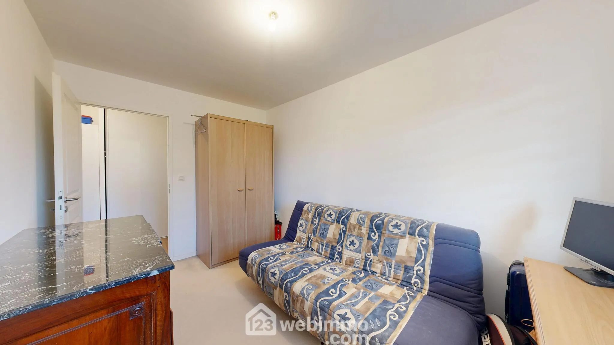 À vendre appartement 3 pièces de 65 m² à Compiègne, résidence sécurisée avec parking 