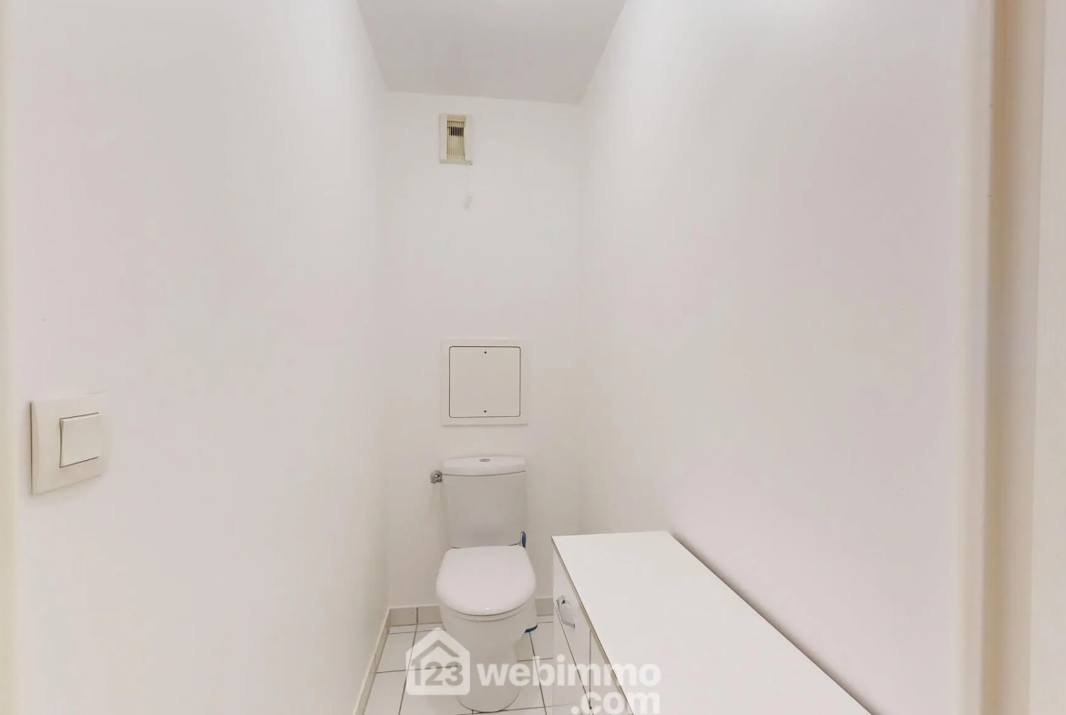 À vendre appartement 3 pièces de 65 m² à Compiègne, résidence sécurisée avec parking 