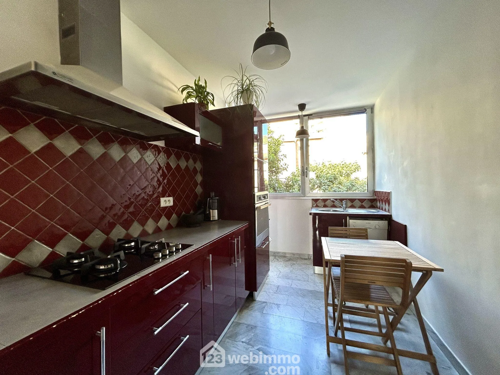 A vendre Appartement T3 lumineux de 63,50 m² à Bastia Sud avec terrasse et parking 