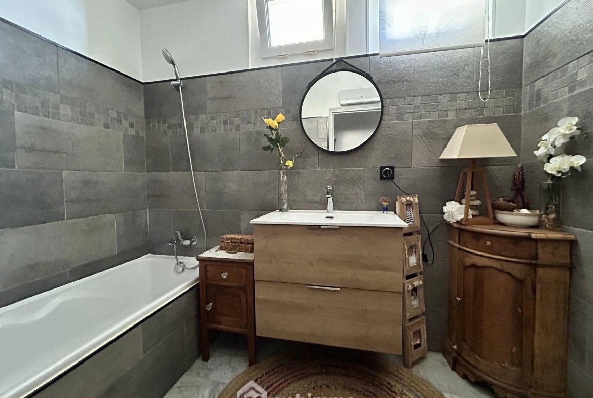 A vendre Appartement T3 lumineux de 63,50 m² à Bastia Sud avec terrasse et parking 
