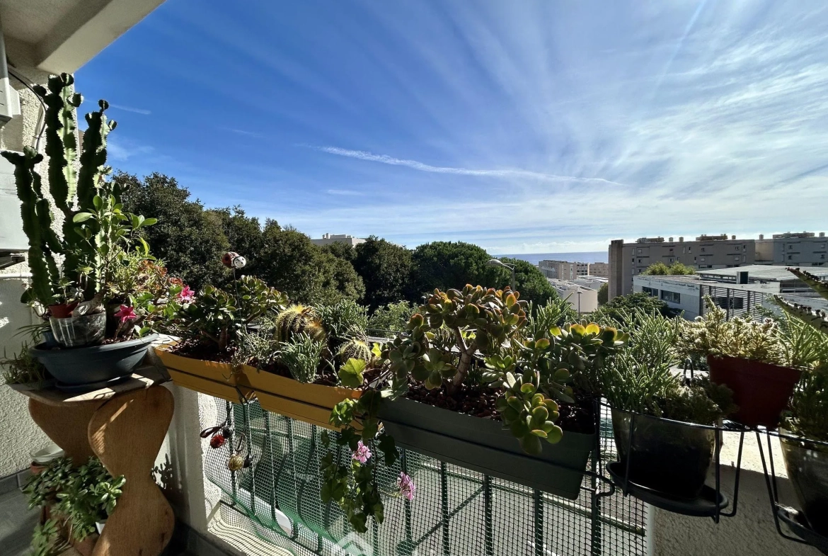 A vendre Appartement T3 lumineux de 63,50 m² à Bastia Sud avec terrasse et parking 