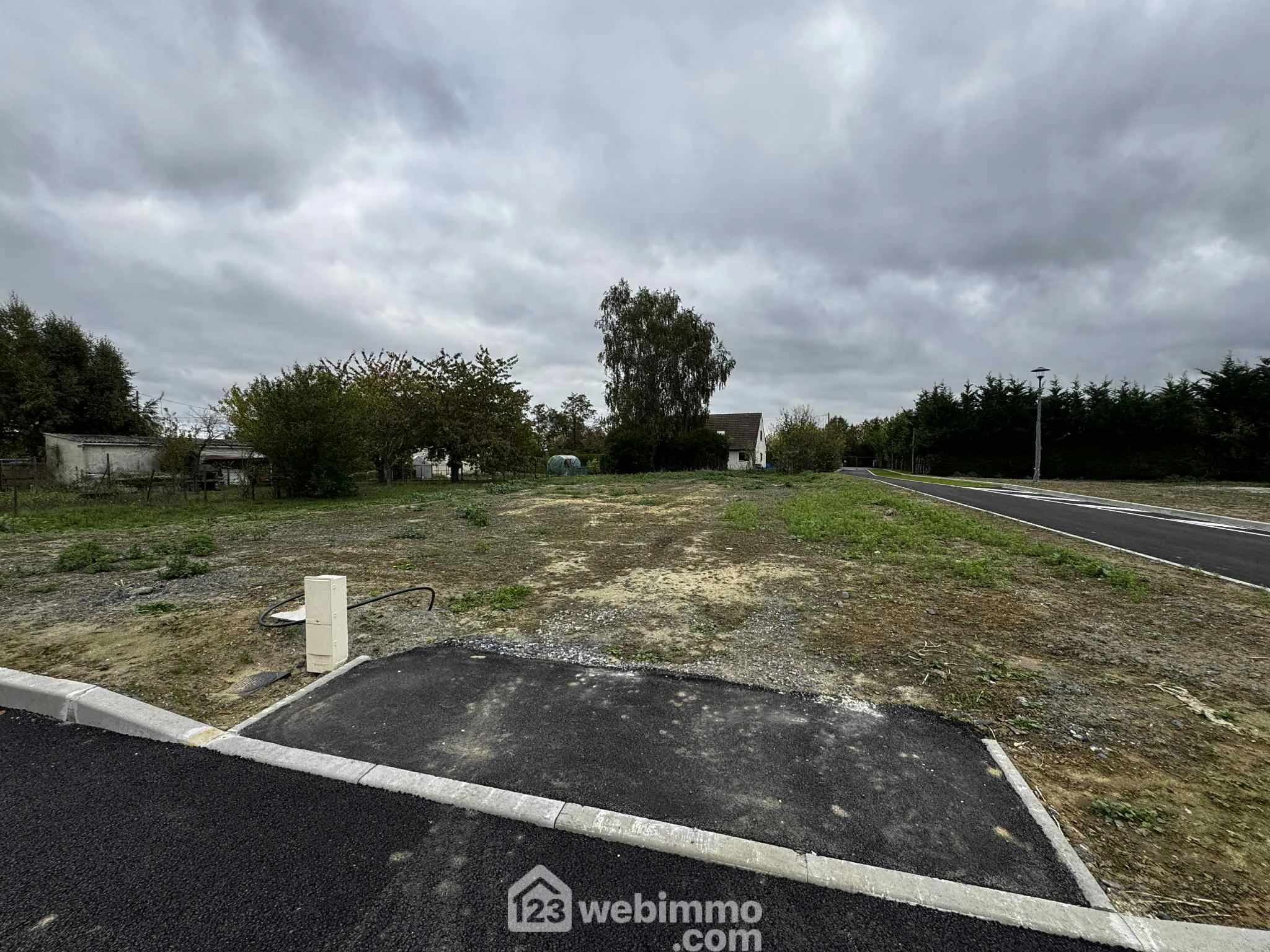 Terrain à bâtir de 884 m² à Versigny, prêt à construire 