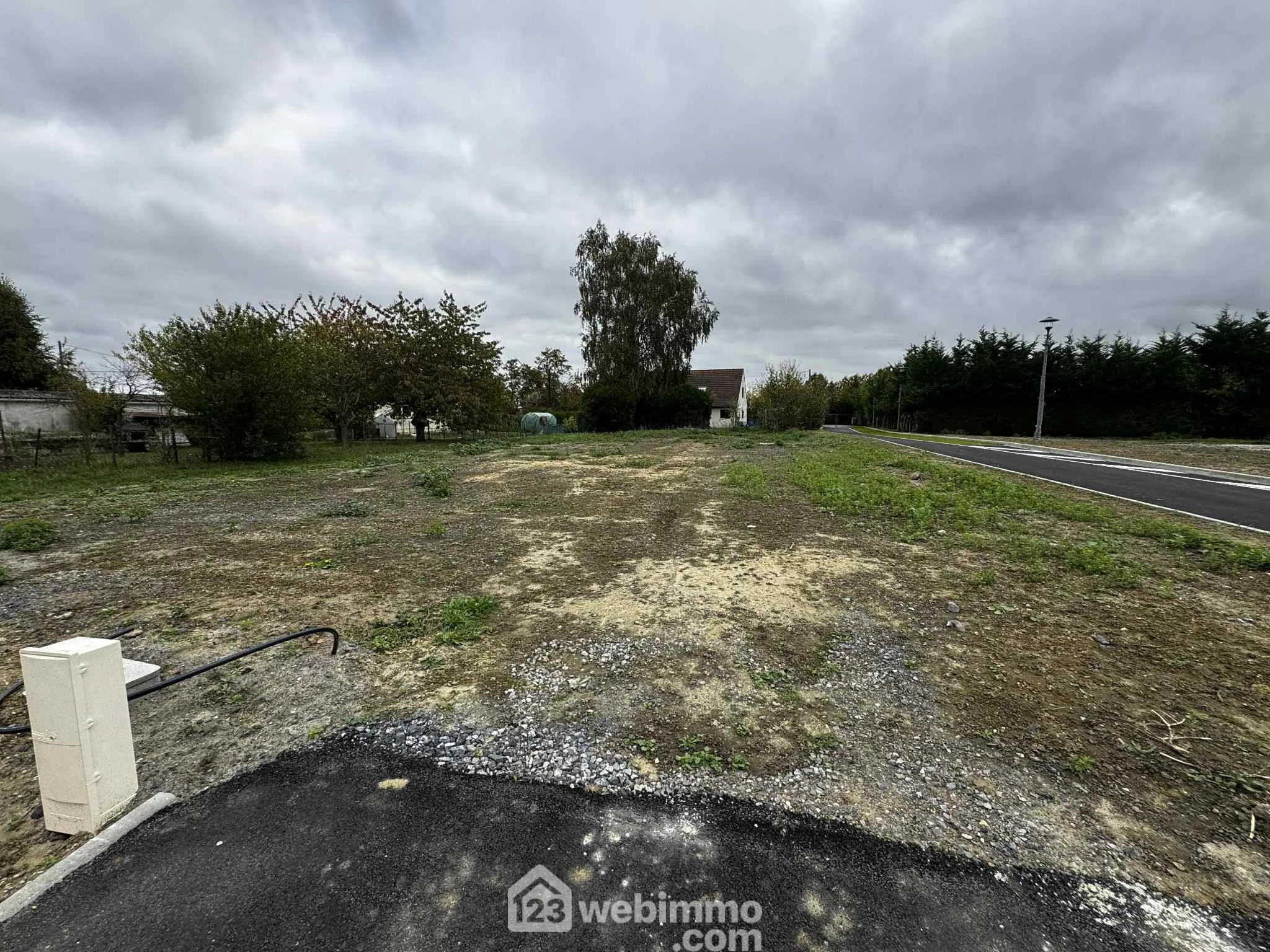 Terrain à bâtir de 884 m² à Versigny, prêt à construire 