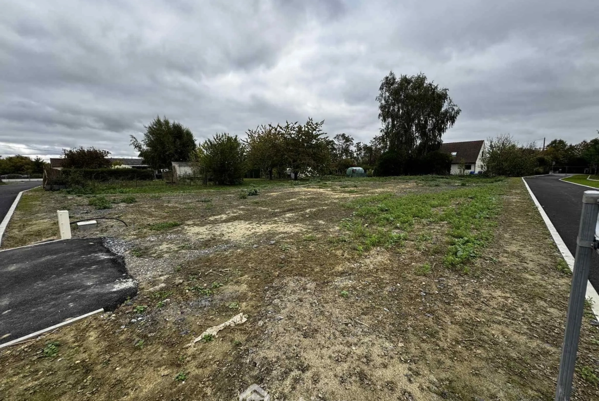 Terrain à bâtir de 884 m² à Versigny, prêt à construire 